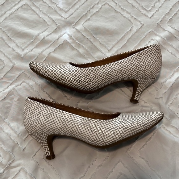 Aerosoles Stardom Size 6 - Picture 2 of 2